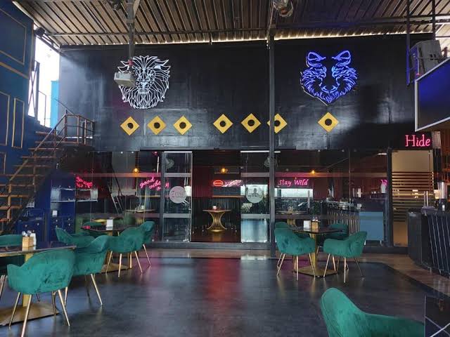 MG’s Rooftop Open Air Restaurant: Location, Menu, Ambience, Photos, Reviews