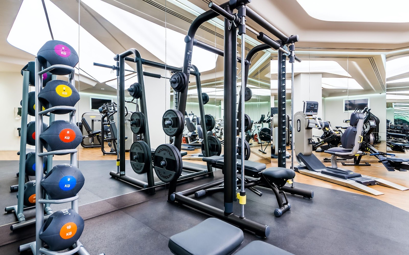 Find Your Fit:  Top 8 Gyms in Pune to Help You Reach Your Fitness Goals