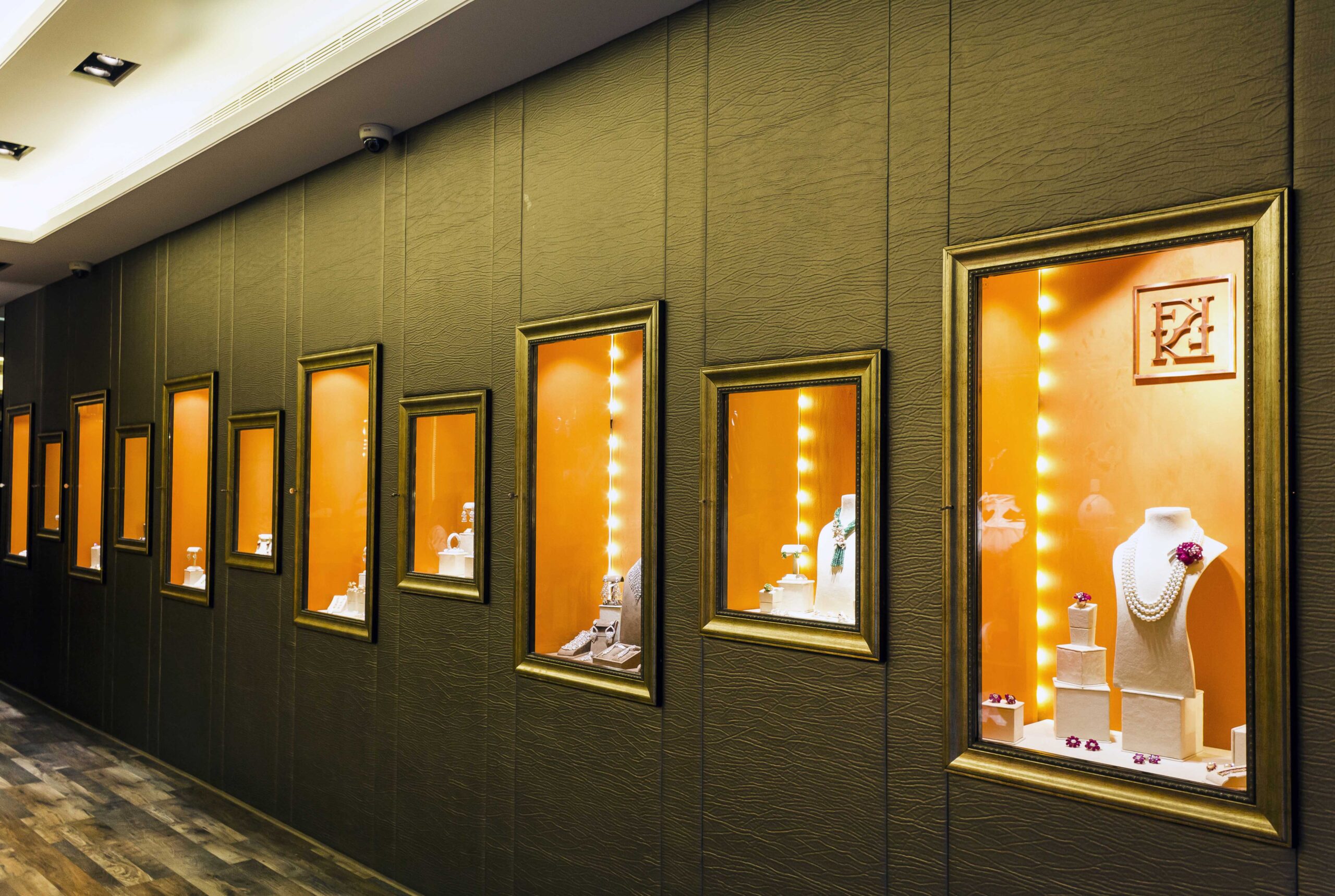 Elevate Your Style with Farah Khan’s Exquisite Jewellery Collection in Mumbai